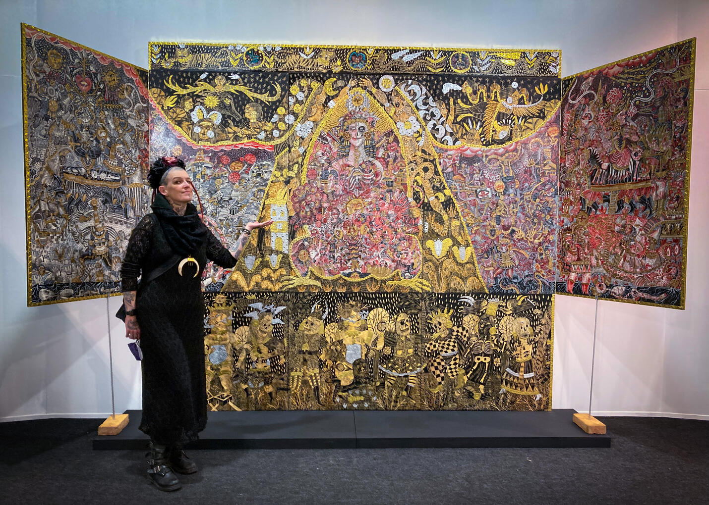 Cor Triatriatum, 300/500cm, acrylic on wood, 2021